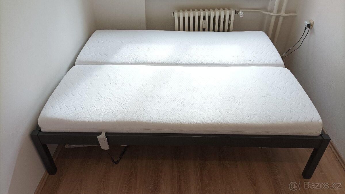 Kovová postel + rošty a matrace