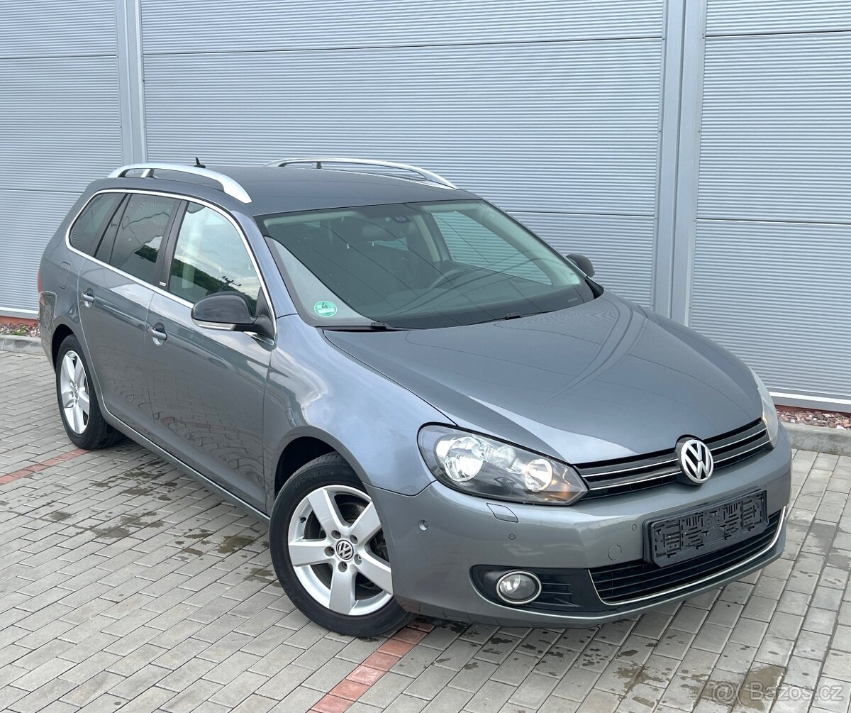 VW GOLF VI 1.6TDI 77KW STYLE,Tažné,Výhřevy,ALU R16,NOVÁ STK