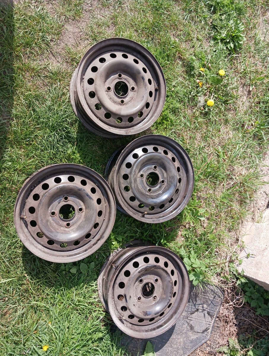 Nissan sada disků v novém stavu 4x114,3 15 ET45