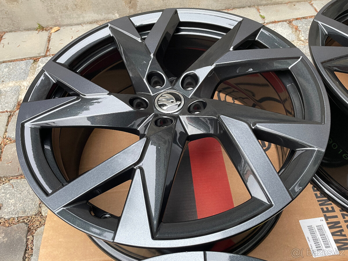 ŠKODA SUPERB 4, 3 NOVÁ ALU ANIARA BLACK + ANTHRACIT