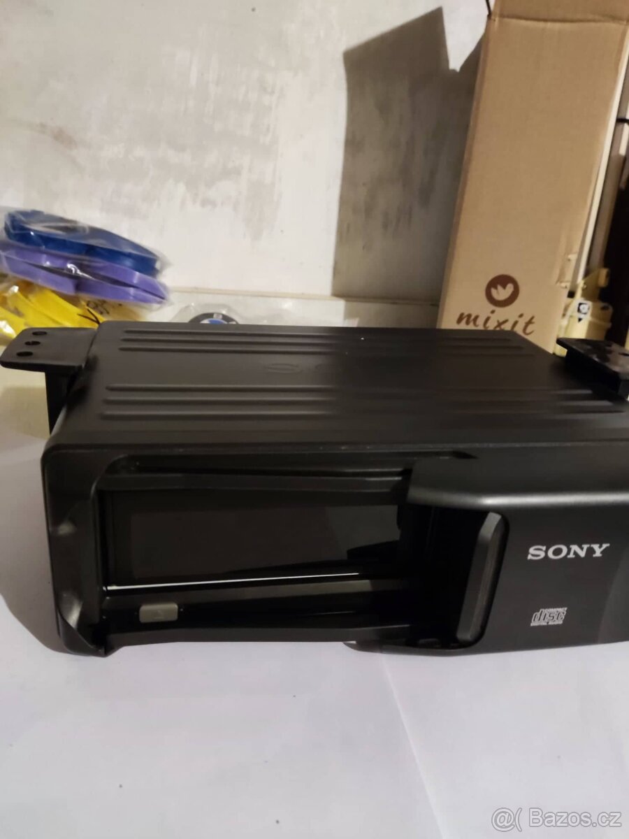 CD changer / měnič 6-CD sony cdx-600