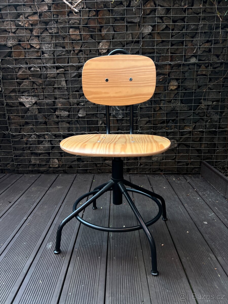 Otočná židle IKEA