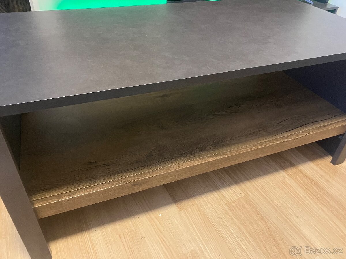 Konferenční stolek