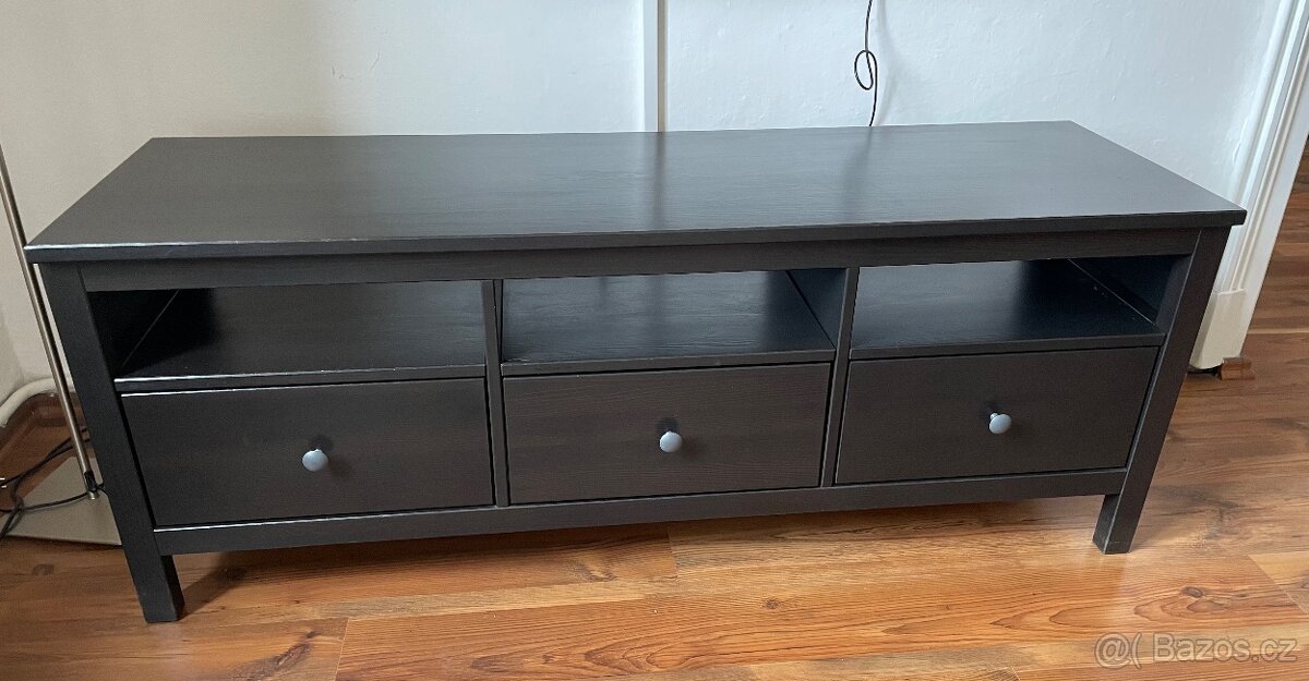 Televizní stolek IKEA Hemnes