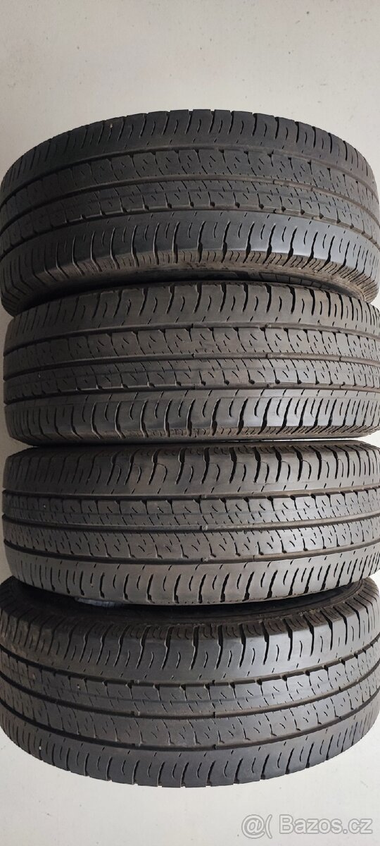 225/65/16C Goodyear Efficient Grip Cargo2, DOT 2422.