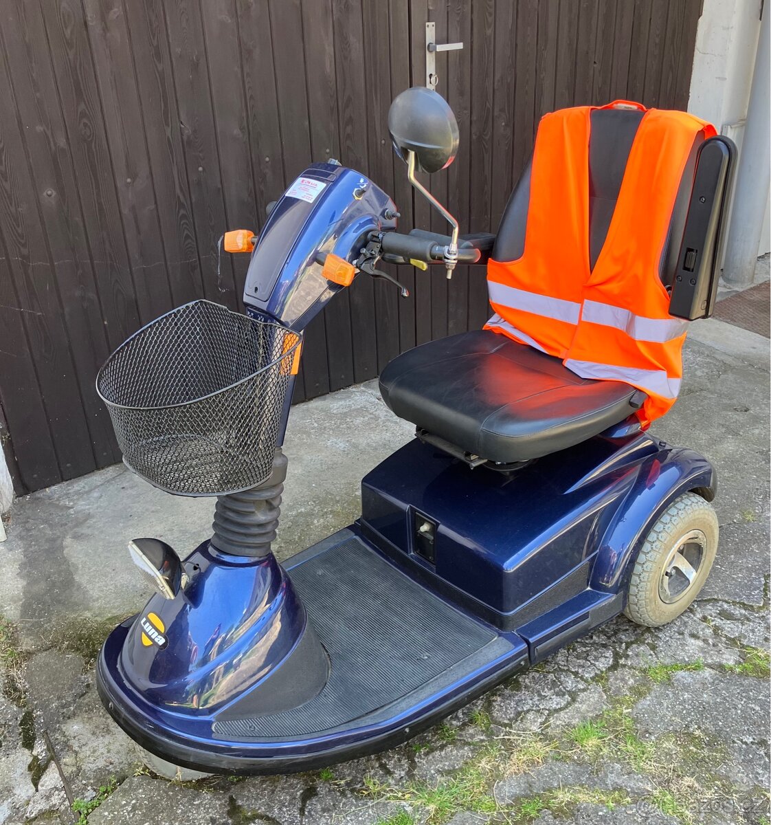 Invalidní (seniorský) elektrický vozík