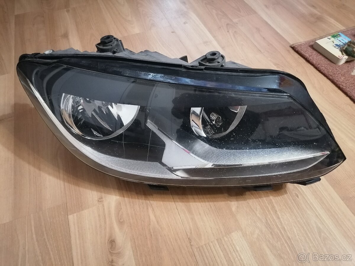Prave přední světlo na VW Caddy 3 generace