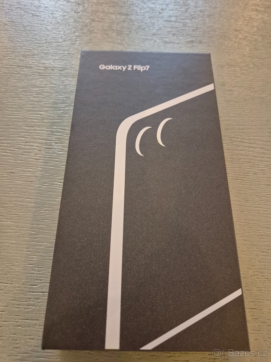 Samsung galaxy Z flip 7 512 gb. Coralred