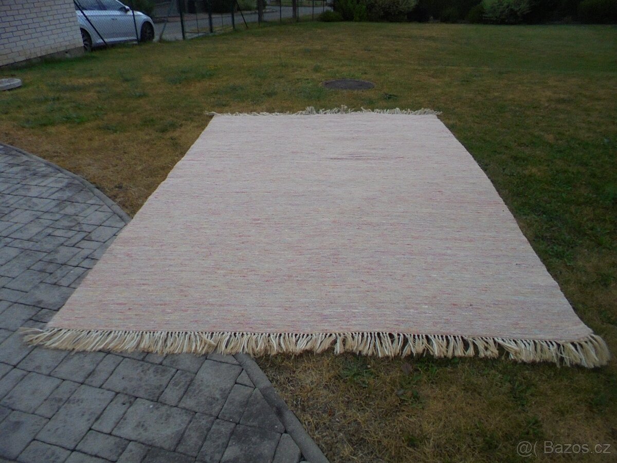vlněný, přírodní koberec