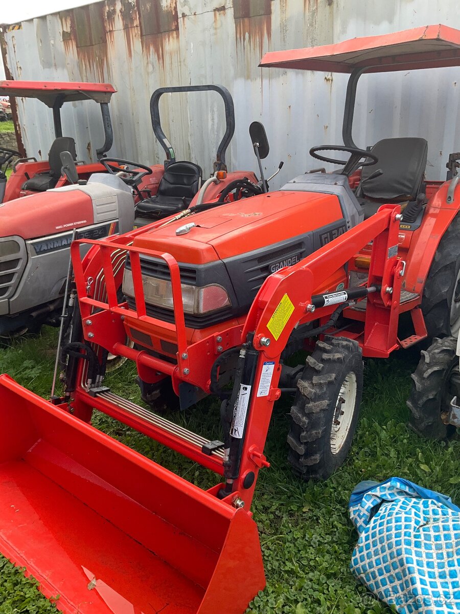 Kubota GL241 + čelní nakladač