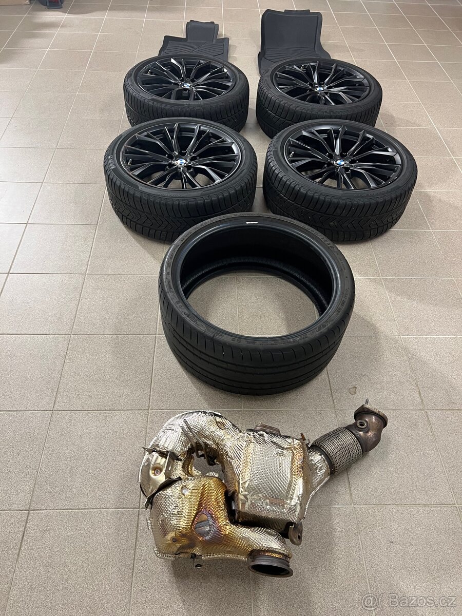 Prodám zimní komplety na BMW 8