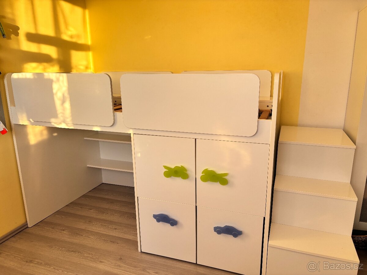 Vyvýšená postel +schody+polohovatelný rošt