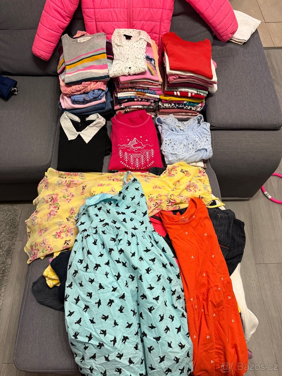 Dívčí oblečení vel.134/140