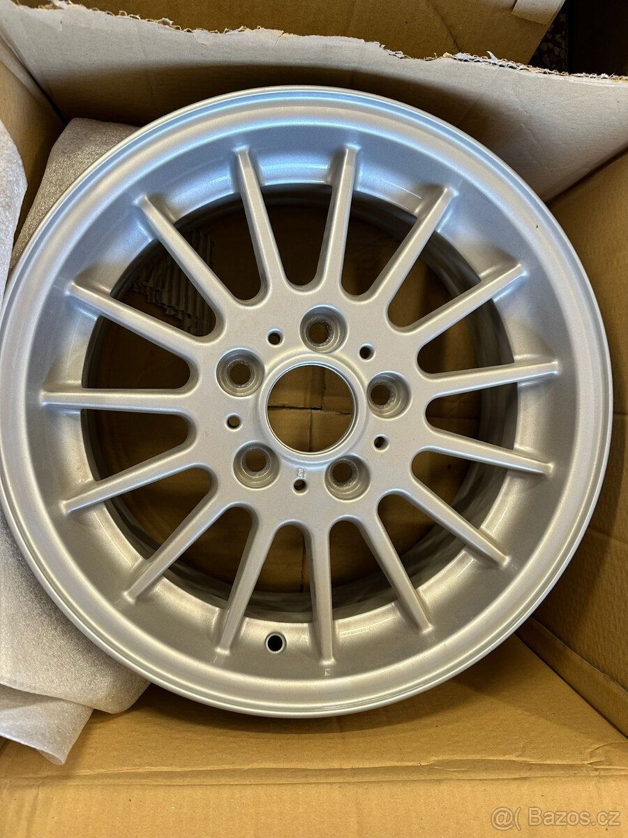 Sada disků BMW Styling 32 (7Jx16 ET:34)