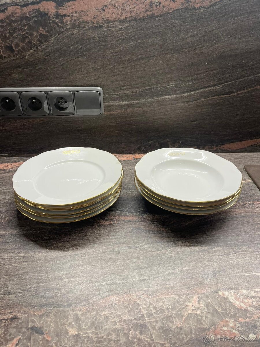 Staré talíře s logem Zdaz - Žďas Žďár nad Sázavou