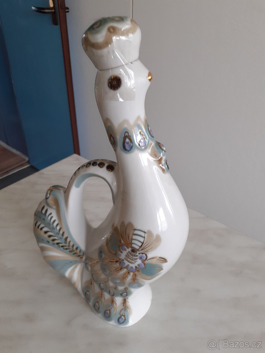 Prodám karafu na víno ve tvaru páva