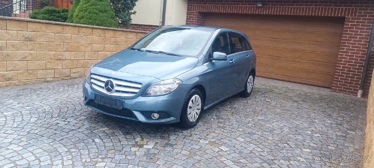 Mercedes-Benz B180CDI,r.v. 2014,tažné,navi,TOP STAV