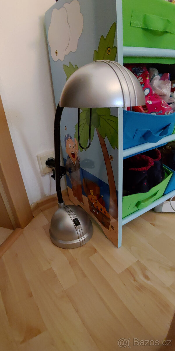 Stolní lampa Ecoplanet L460 – elegantní a plně nastavitelná