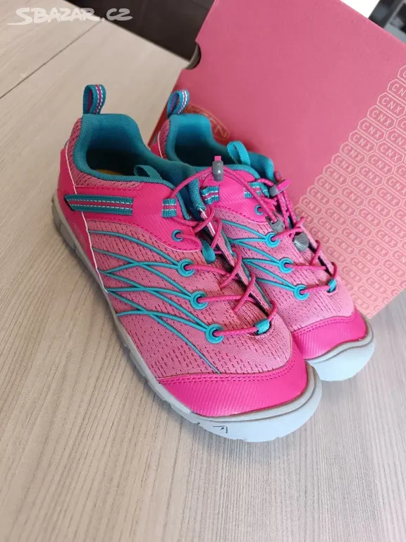 Nové dívčí boty Keen vel. 37