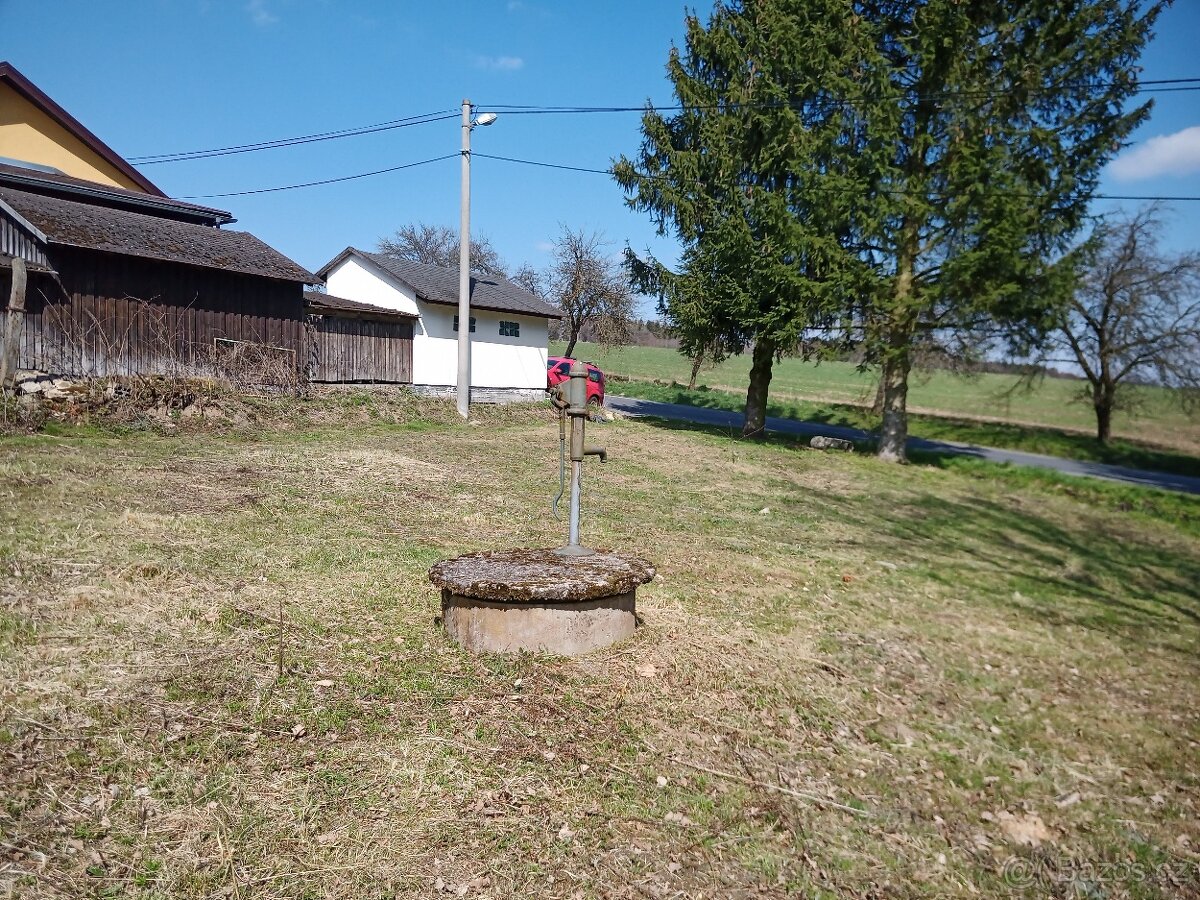 Maxov u Všerub - stavební pozemek 1505m2