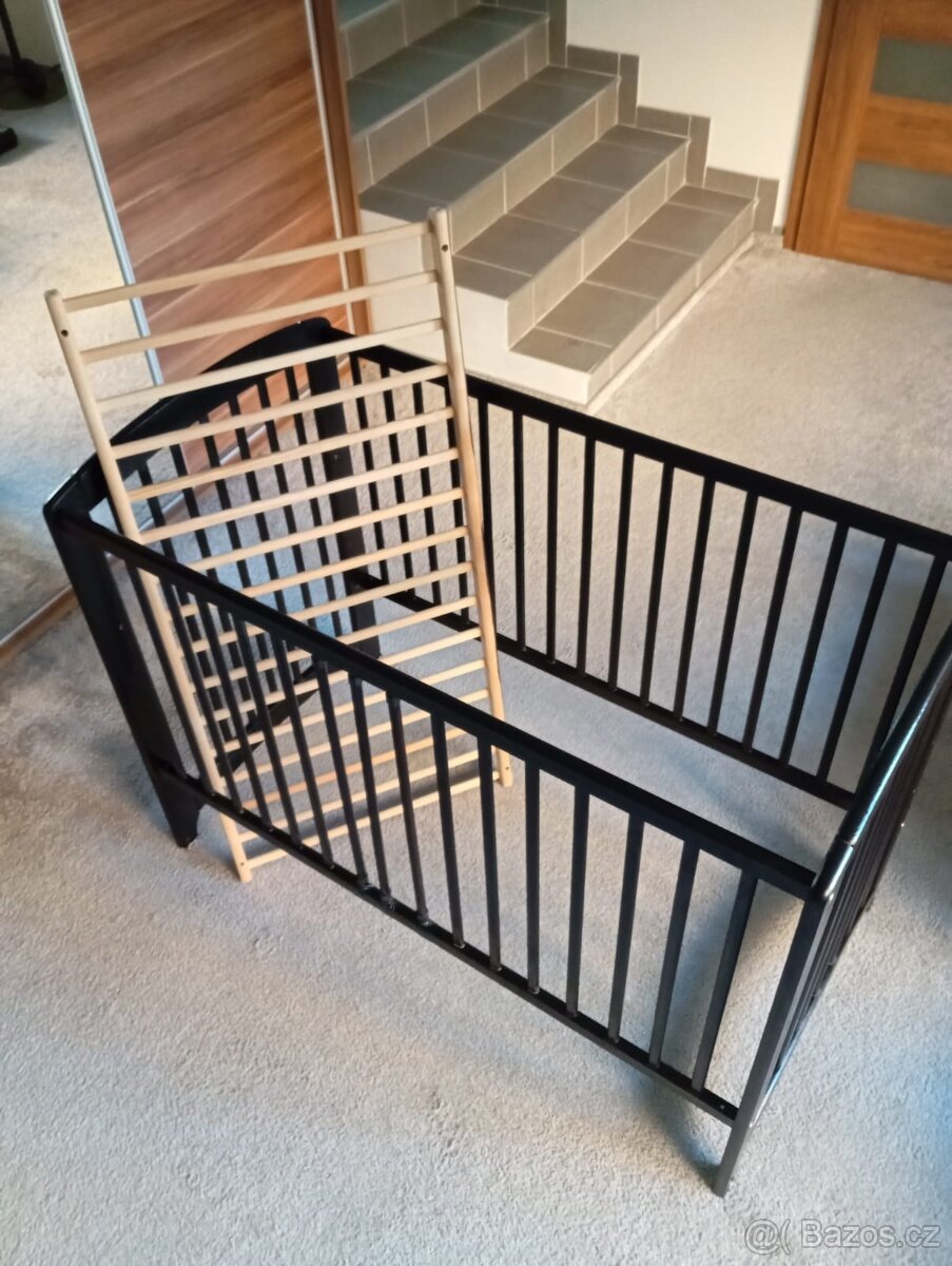 Dřevěná postýlka