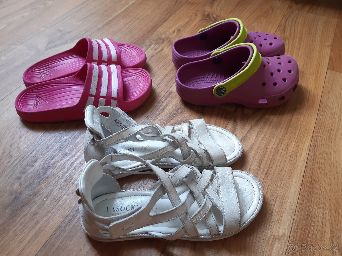 kožené sandále, pantofle Adidas a Crocs vel. 32-33