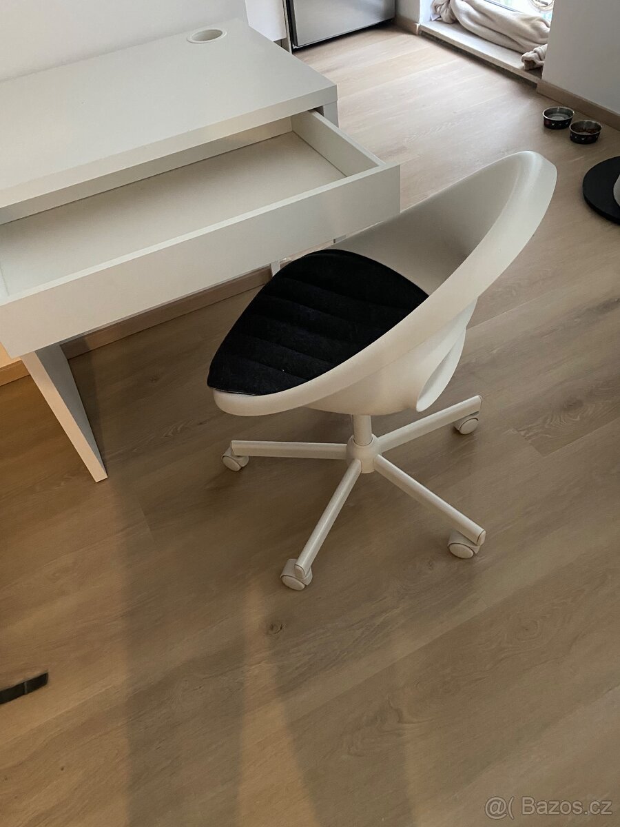 Set pc stůl a křeslo