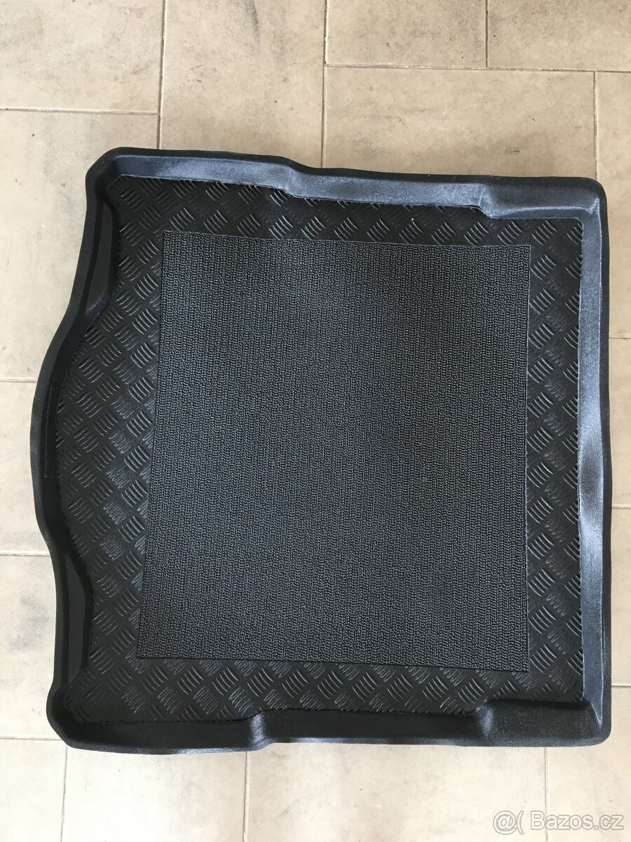 Vana do kufru Nisan X-trail