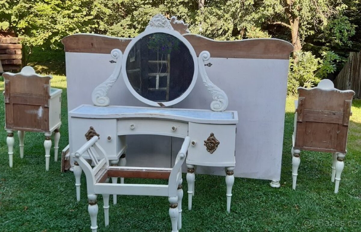 Starožitná ložnice