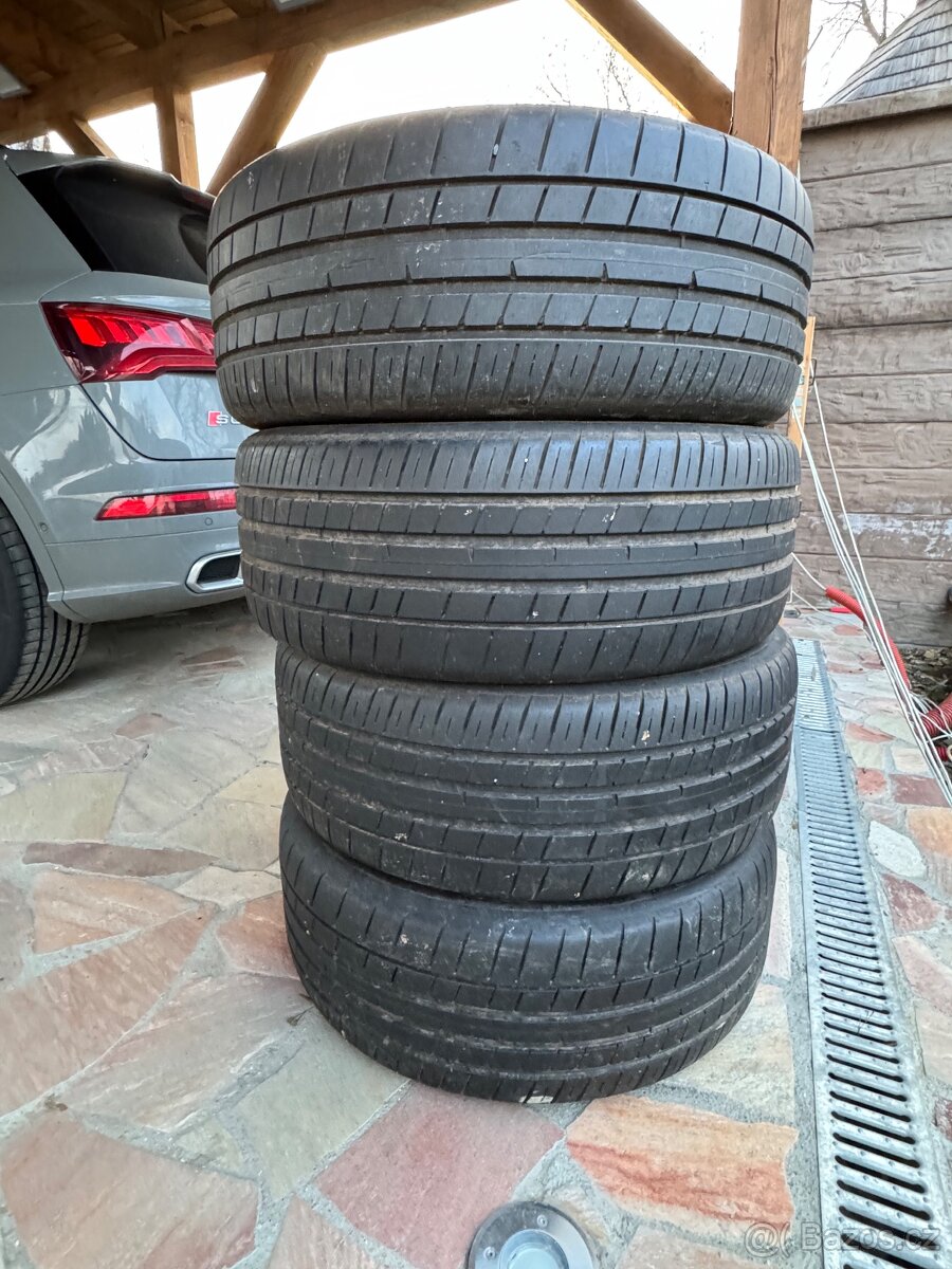 Pneu DUNLOP SPORT MAXX RT2 4x 255/40 R21 102Y letní pneumat