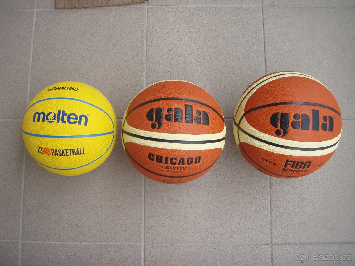 míče na basketbal