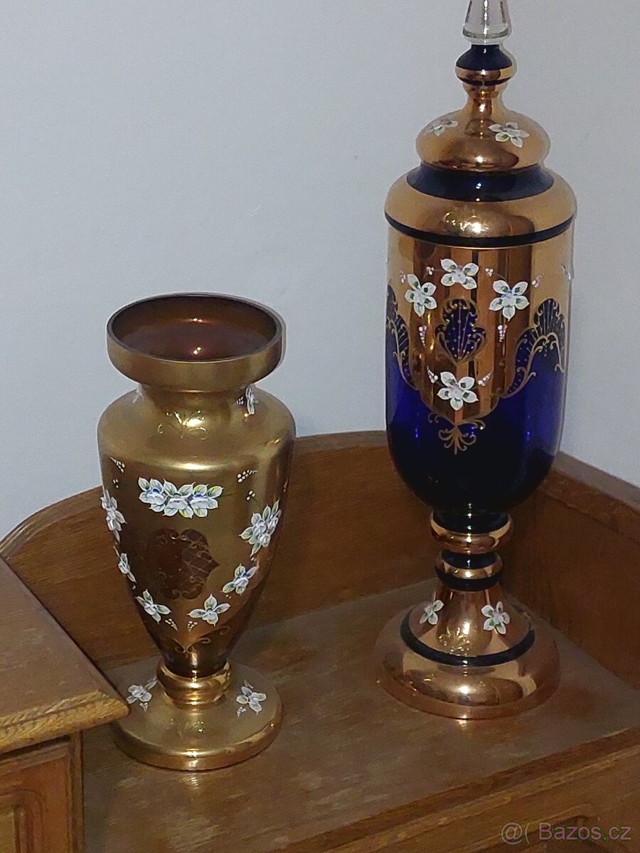 Smaltovaná váza a pohár