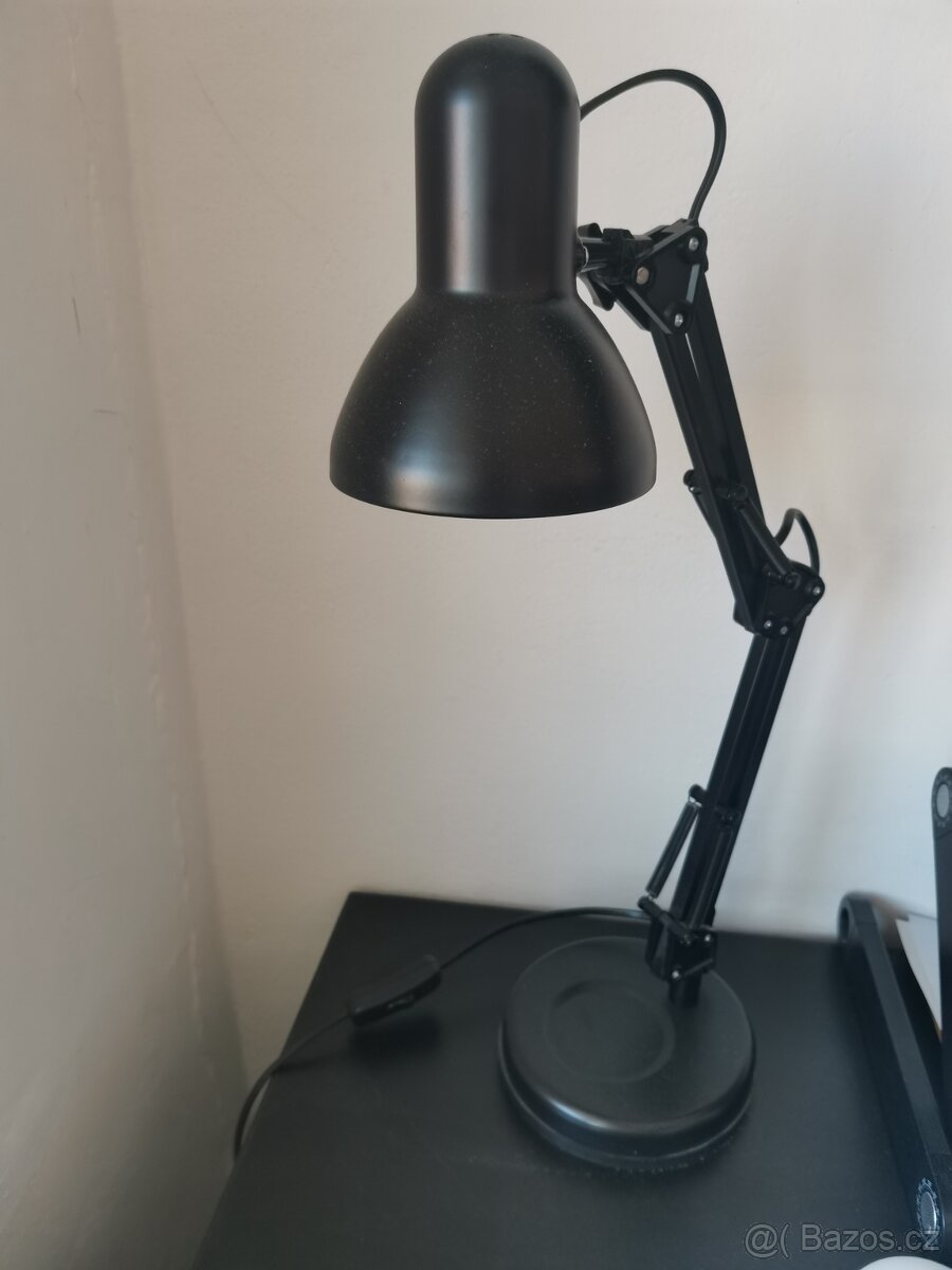 Lampa nastavitelná