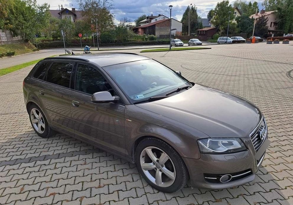 Audi A3 2.0 TDI Sportback DPF S tronic S line Sportpaket