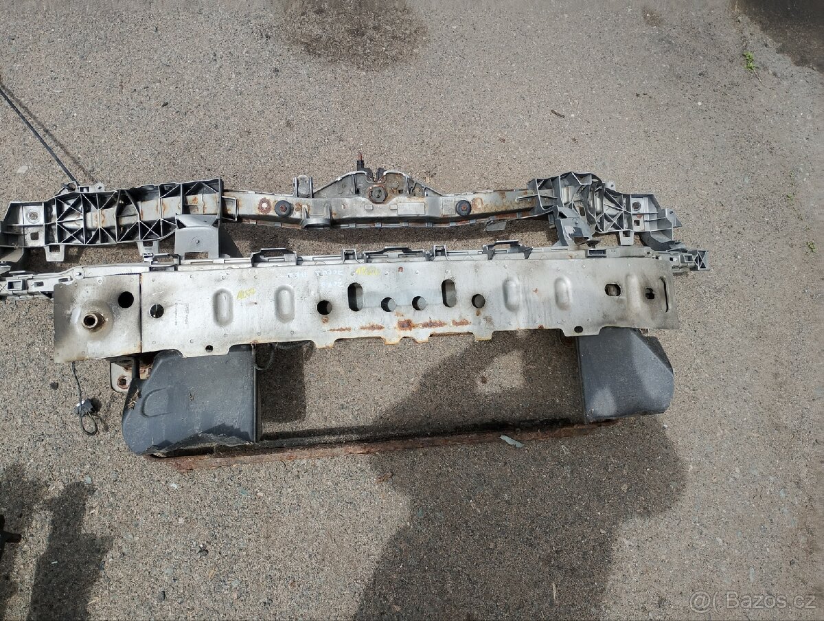 Chladičová stěna Ford Focus MK2 s vystuhou
