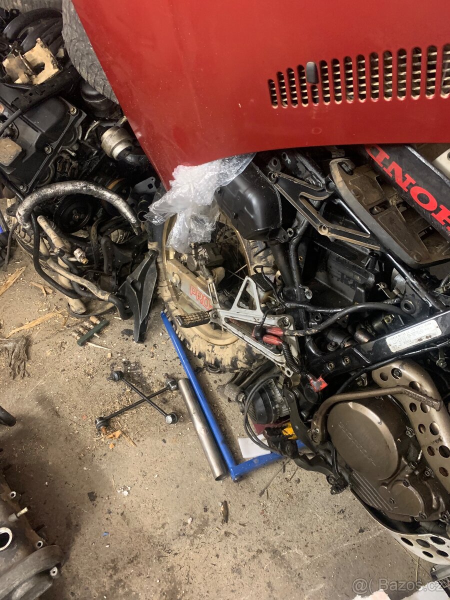 Honda 650 dominator