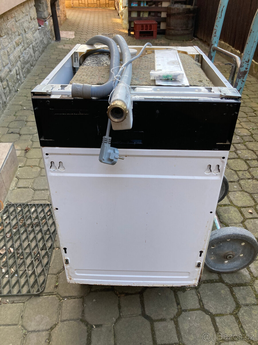 PRODám MYČKU na nádobí AEG