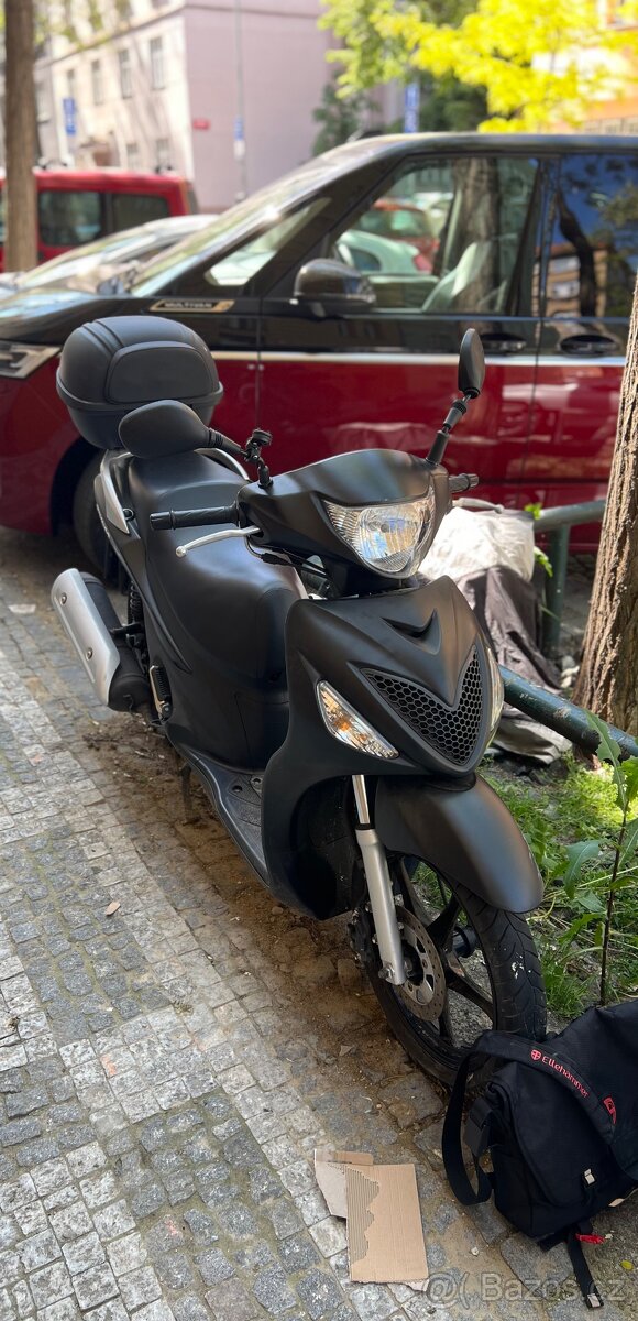 Suzuki Sixsteen 125