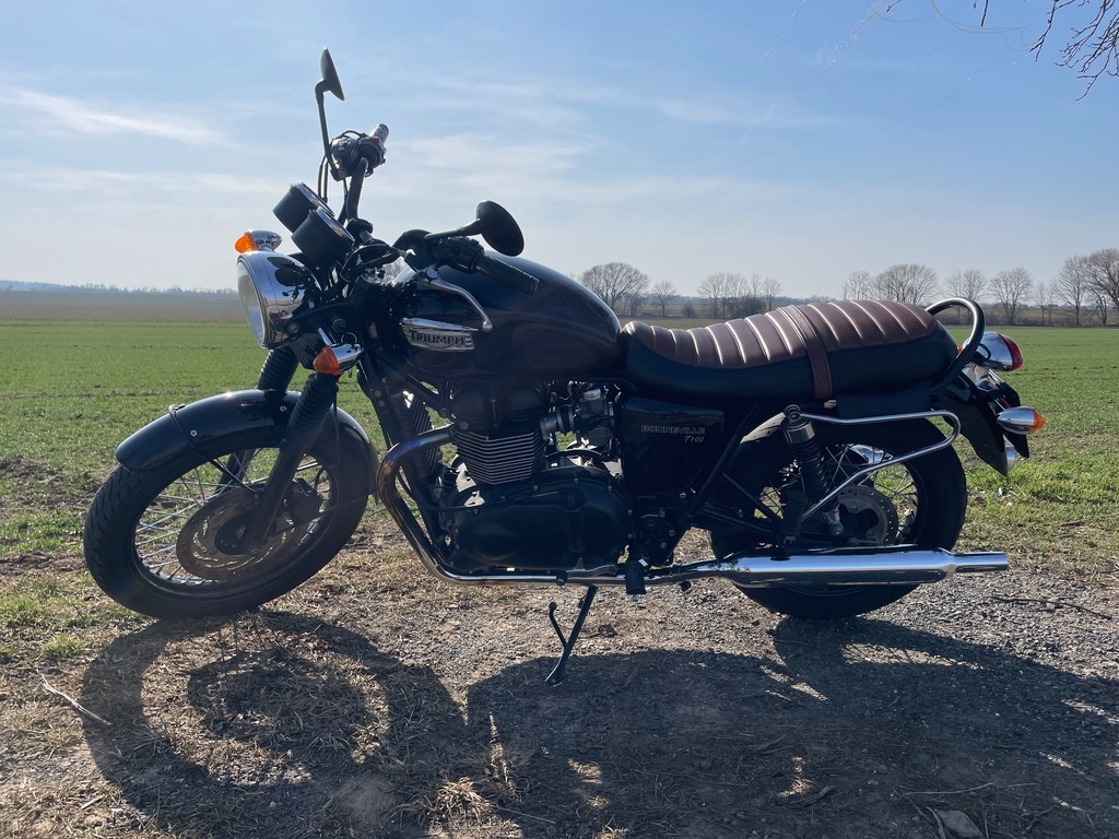 Triumf Bonneville t100 (2015)