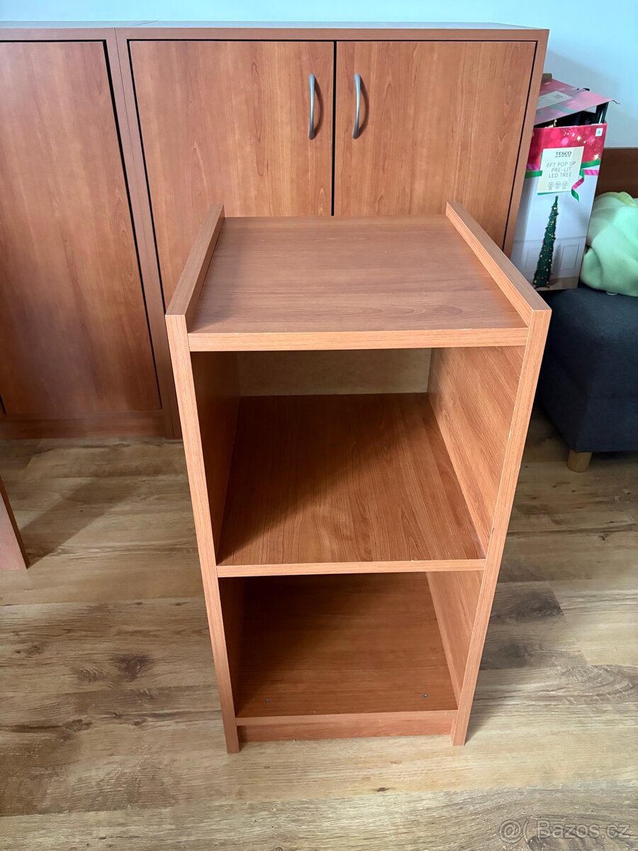 Noční stolek 300,-