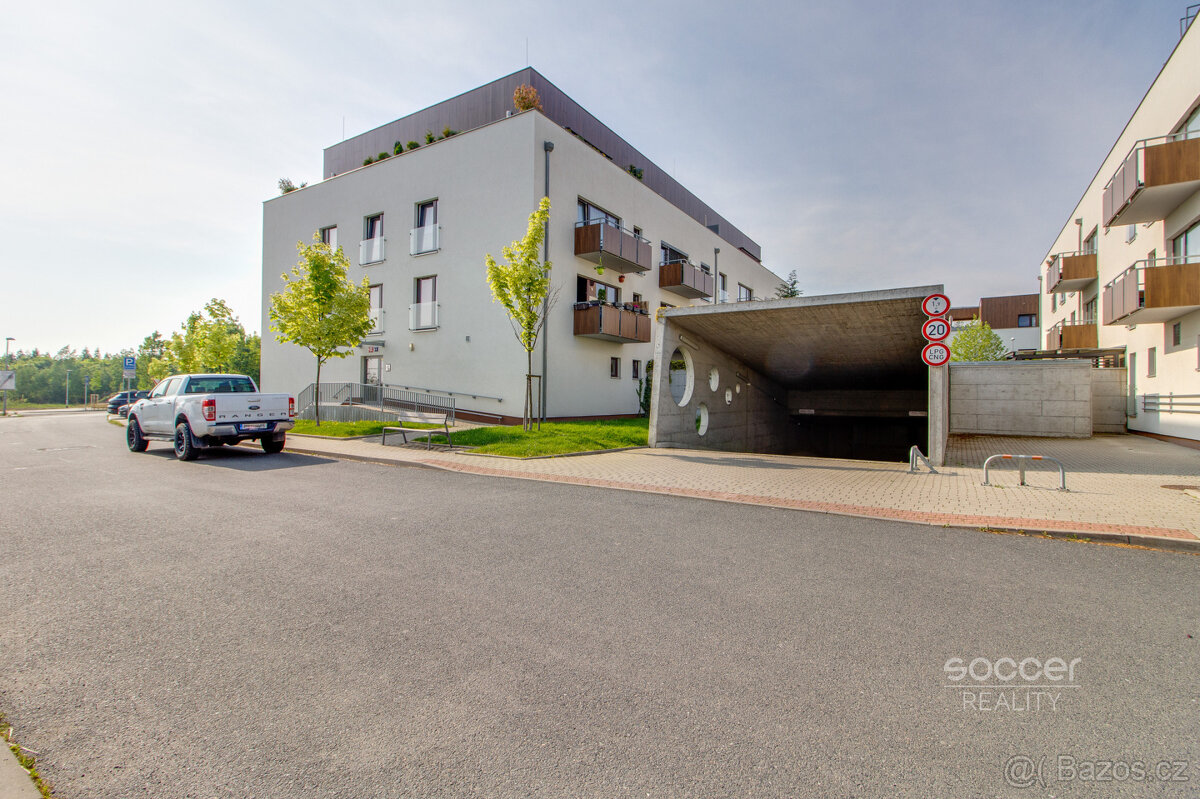Prodej bytu 4+kk/sklep/garážové stání/balkon, 104m2, ul. Nep