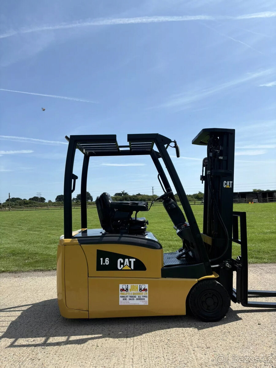 Elektrický vysokozdvižný vozík Caterpillar