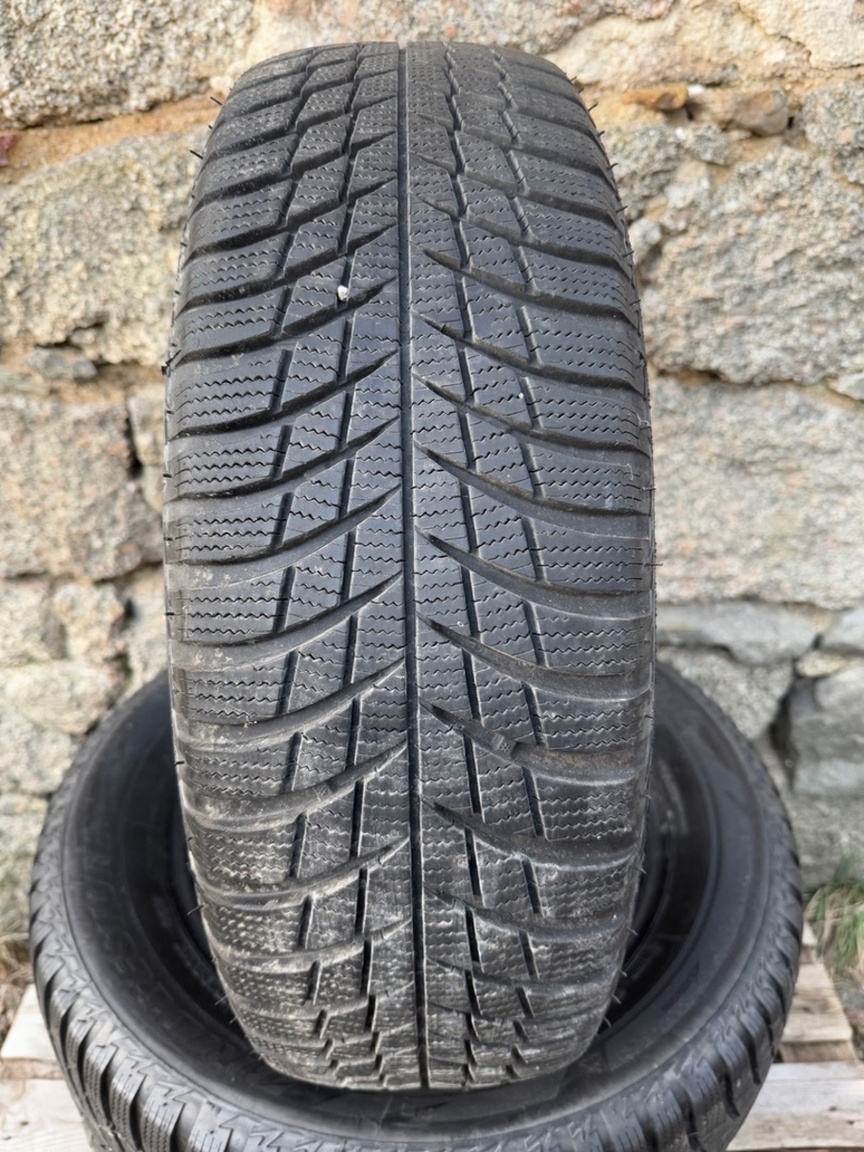 Zimní pneumatiky Bridgestone 215/65/17