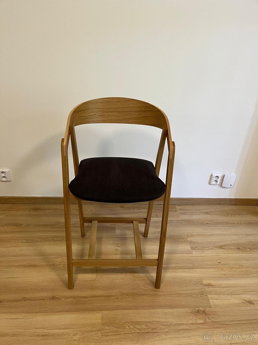 Barová židle woodica
