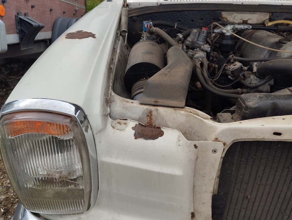 Mercedes Benz w115/8