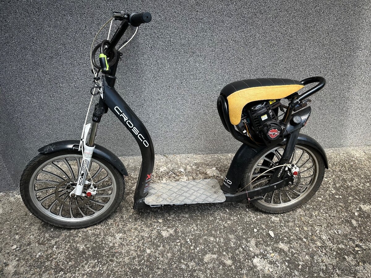 Motorová koloběžka Crosco Xco 4T motor 37 ccm