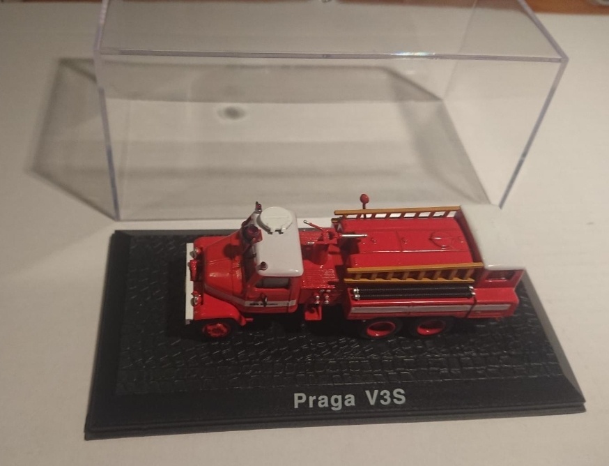 Kovový model auta Praga V3S