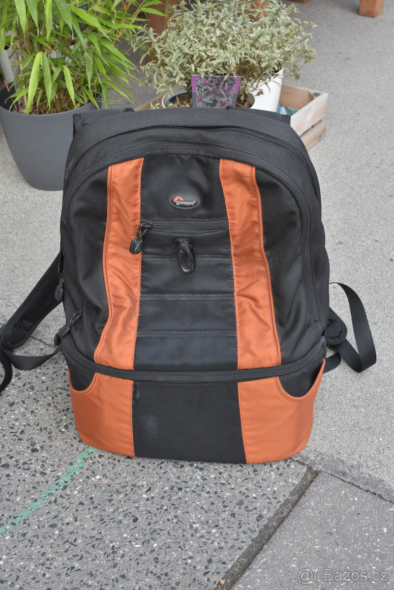 FOTO BATOH LOWEPRO - PĚKNÝ / ZACHOVALÝ...........
