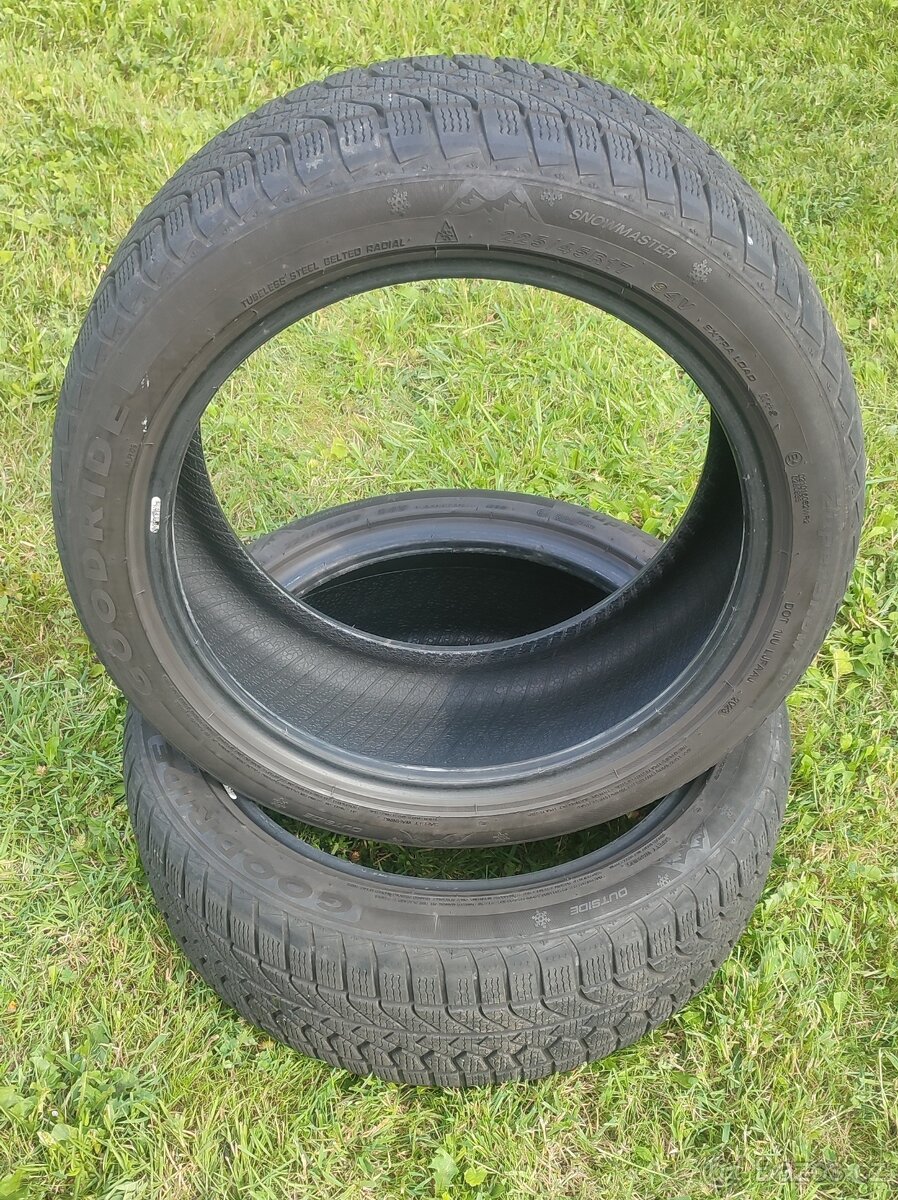 Zimní pneu Goodride 225/45 R17 94V