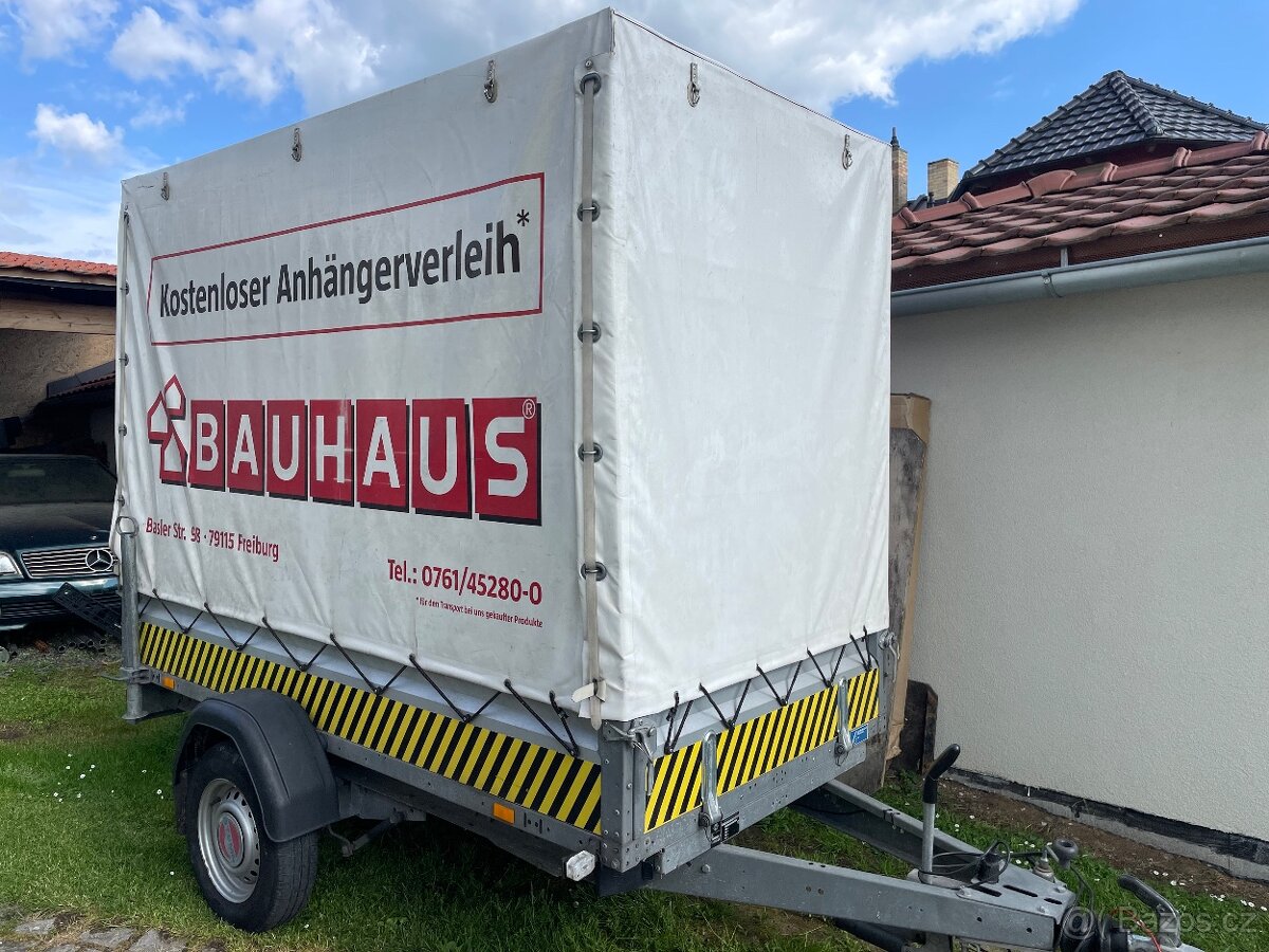 Bržděný plachtový vozík,přívěz,vlek